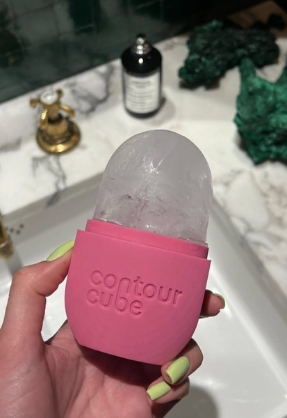 Contour Cube Minimalist Hero
