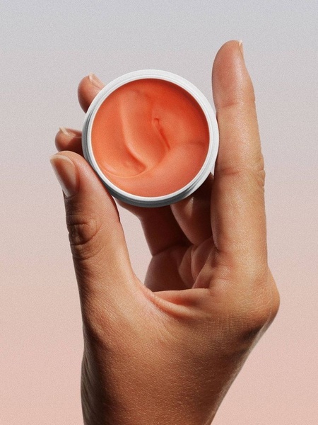 lip balm, lip tint, cream blush, cosmetic pot, beauty balm, product demo, minimalist, lifestyle, calm, fresh, pink, neutral
