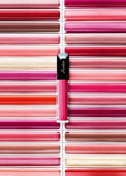 lip gloss, liquid lipstick, lip makeup, cosmetics, beauty products, bestseller push, minimalist, flat lay, luxurious, fresh, pink, neutral