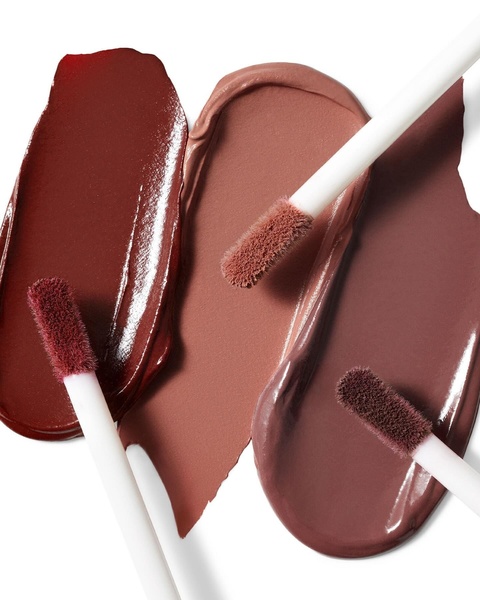 liquid lipstick, lip gloss, makeup swatches, lip stain, lipstick wand, bestseller push, minimalist, flat lay, fresh, calm, neutral, pink, brown