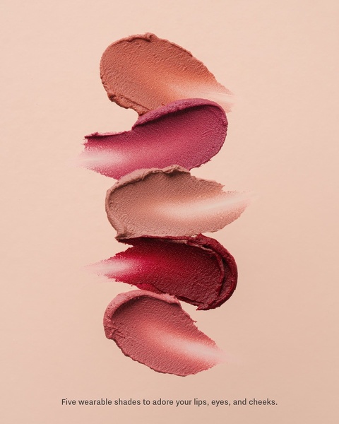 makeup palette, lipstick set, cream blush, makeup pigment, lip tint, new arrival, minimalist, flat lay, calm, fresh, neutral, pink