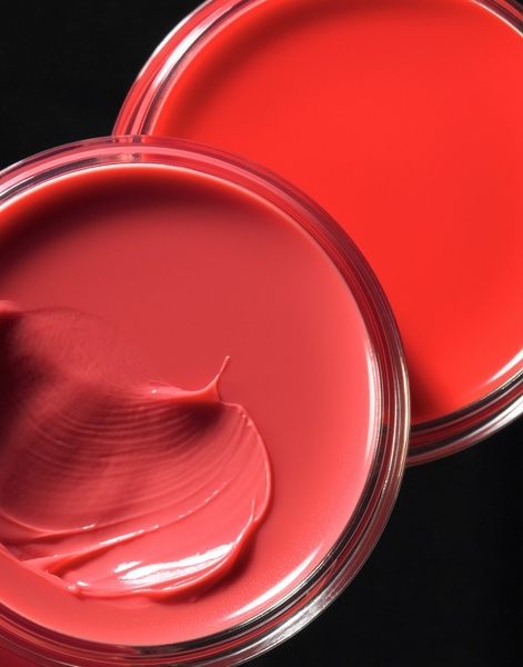 face cream, beauty cream, skincare cream, cosmetic cream, moisturizing cream, product demo, minimalist, flat lay, fresh, luxurious, pink, black