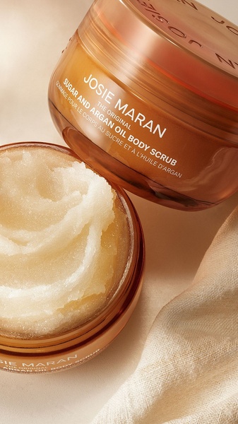 body scrub, exfoliating scrub, sugar scrub, skincare, body exfoliant, bestseller push, minimalist, editorial, calm, luxurious, neutral, brown
