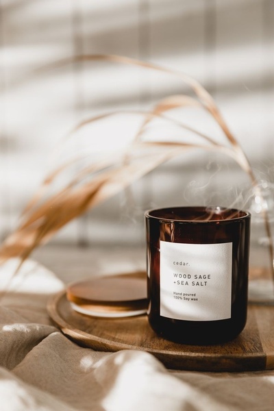 scented candle, soy wax candle, jar candle, aromatic candle, home fragrance, brand awareness, minimalist, lifestyle, calm, luxurious, neutral, brown