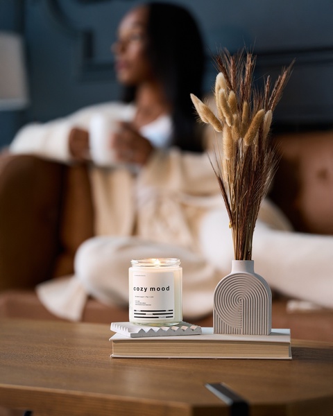 scented candle, jar candle, soy wax candle, home fragrance, pillar candle, bestseller push, lifestyle, minimalist, calm, warm, neutral, brown