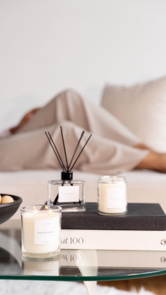 scented candle, reed diffuser, home fragrance, aroma diffuser, container candle, brand awareness, lifestyle, minimalist, calm, luxurious, neutral