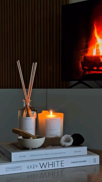 scented candle, reed diffuser, home fragrance, aroma diffuser, wax candle, brand awareness, lifestyle, calm, warm, neutral, brown